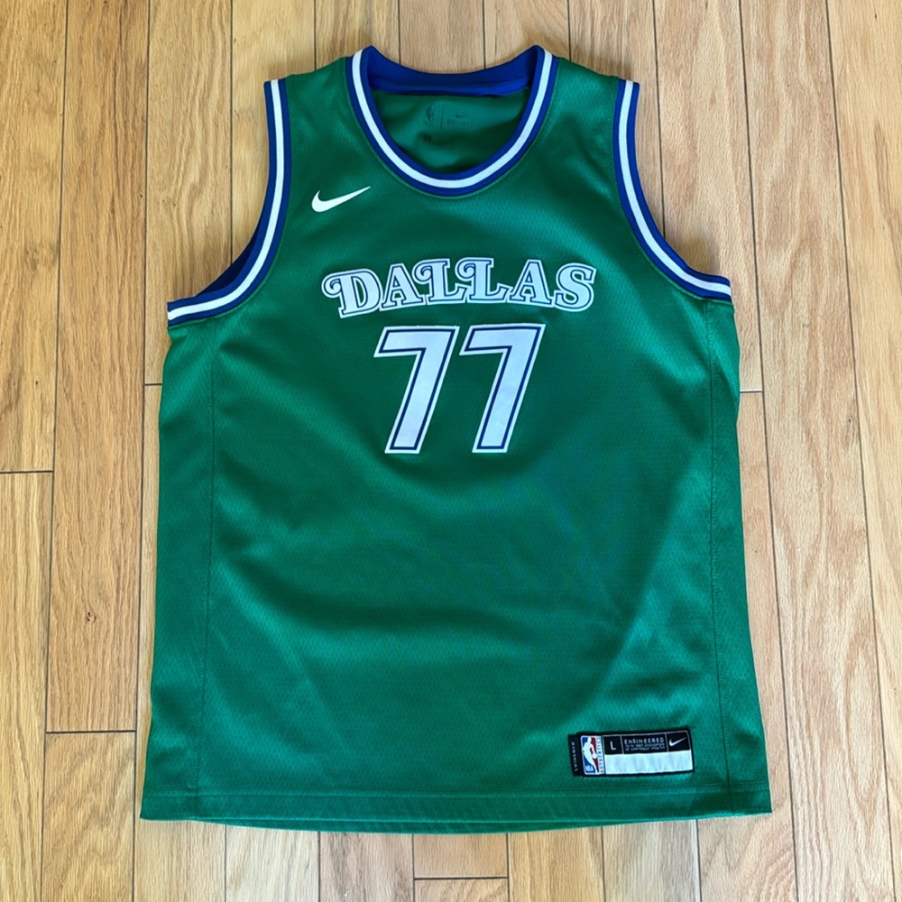 Nike Luka Doncic Dallas Mavericks Jersey Swingman